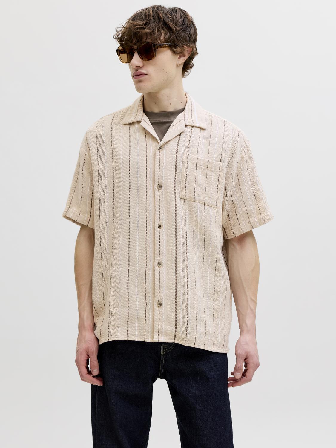 model_shot-front
